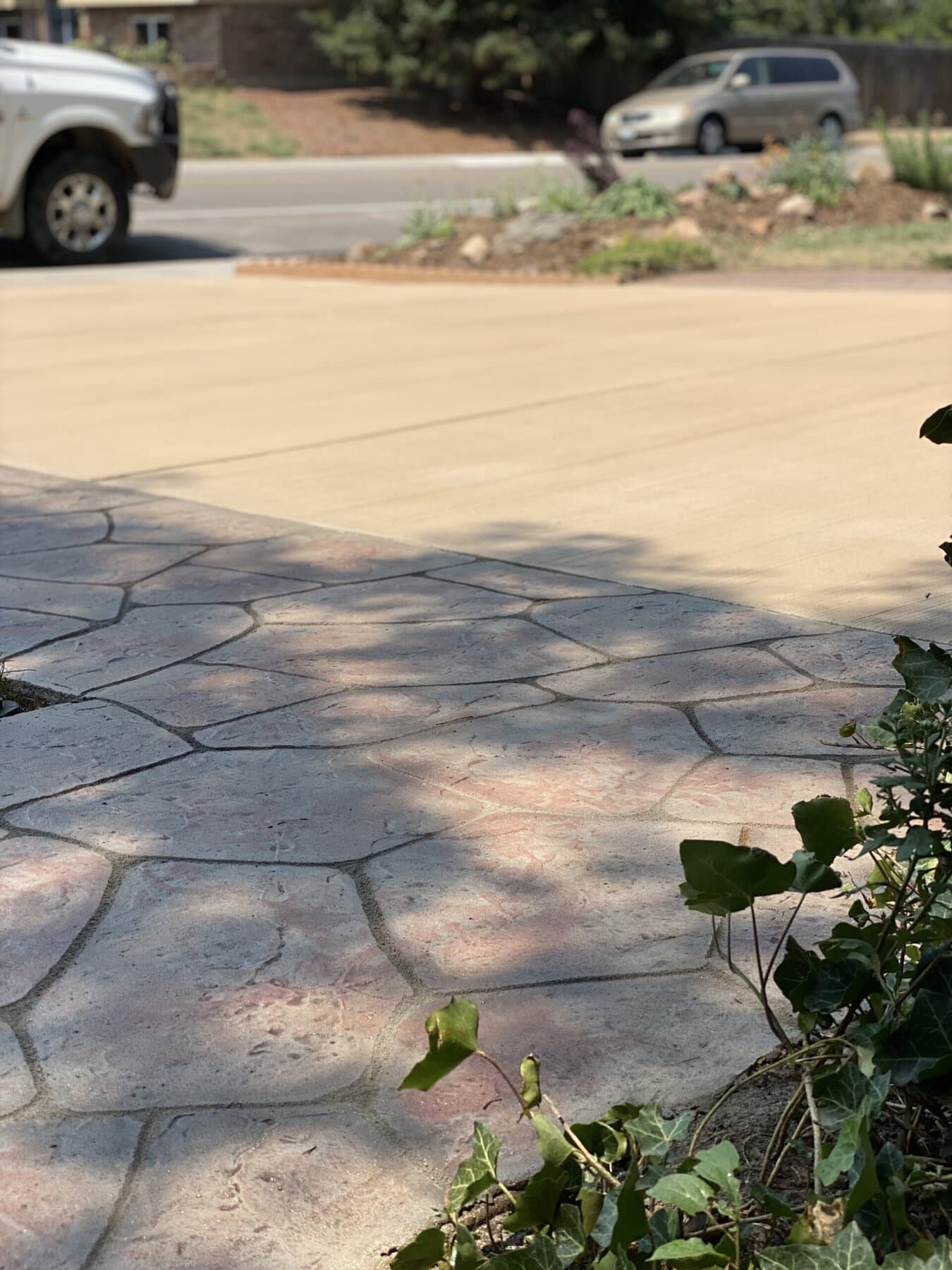 Tan flagstone driveway